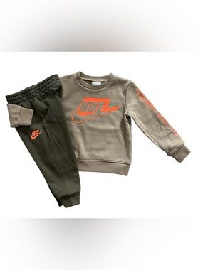 NWT Boys 2T Nike 2PC Sweatshirt & Jogger Set Tan Olive Orange Logo Outfit